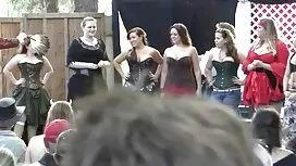Ha aperto la bocca i ...