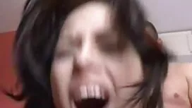 Una ragazza mogli tr ...