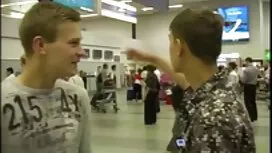 Una ragazza si prega ...