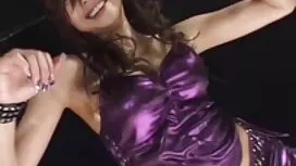 La ragazza chiese vi ...